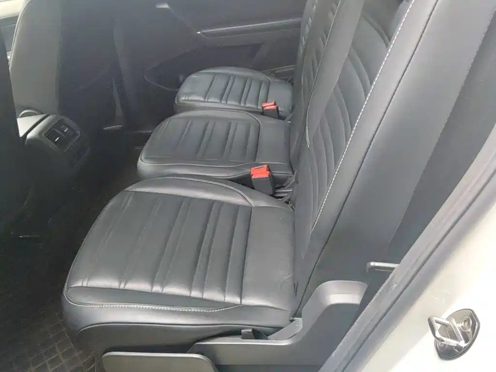 Volkswagen Touran 2017 — фото 17