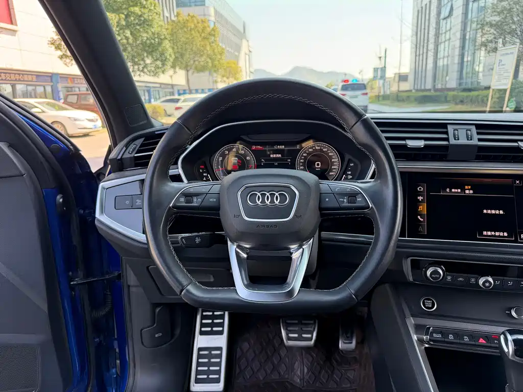 Audi Q3 2022 — фото 18