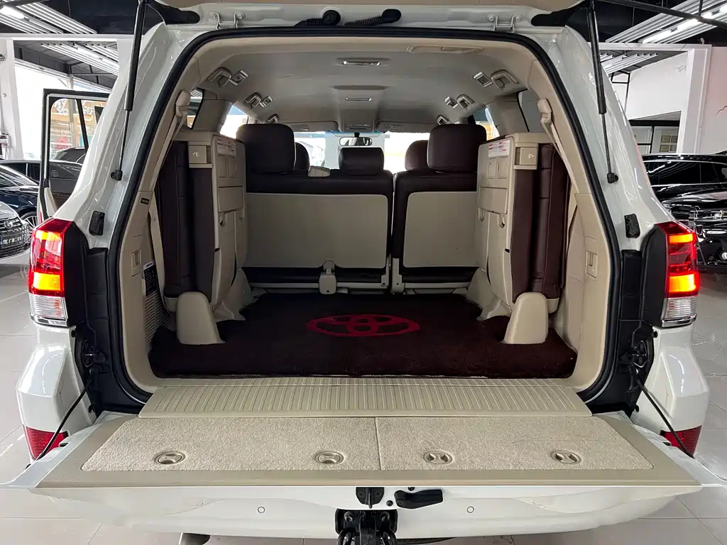 Toyota Land Cruiser 2019 — фото 12