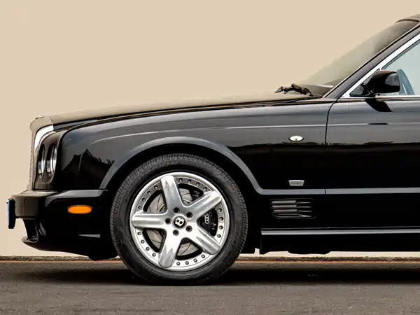 Bentley Elegant 2005