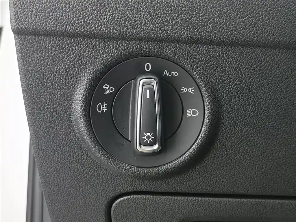 Volkswagen Tiguan L PHEV 2023 — фото 21