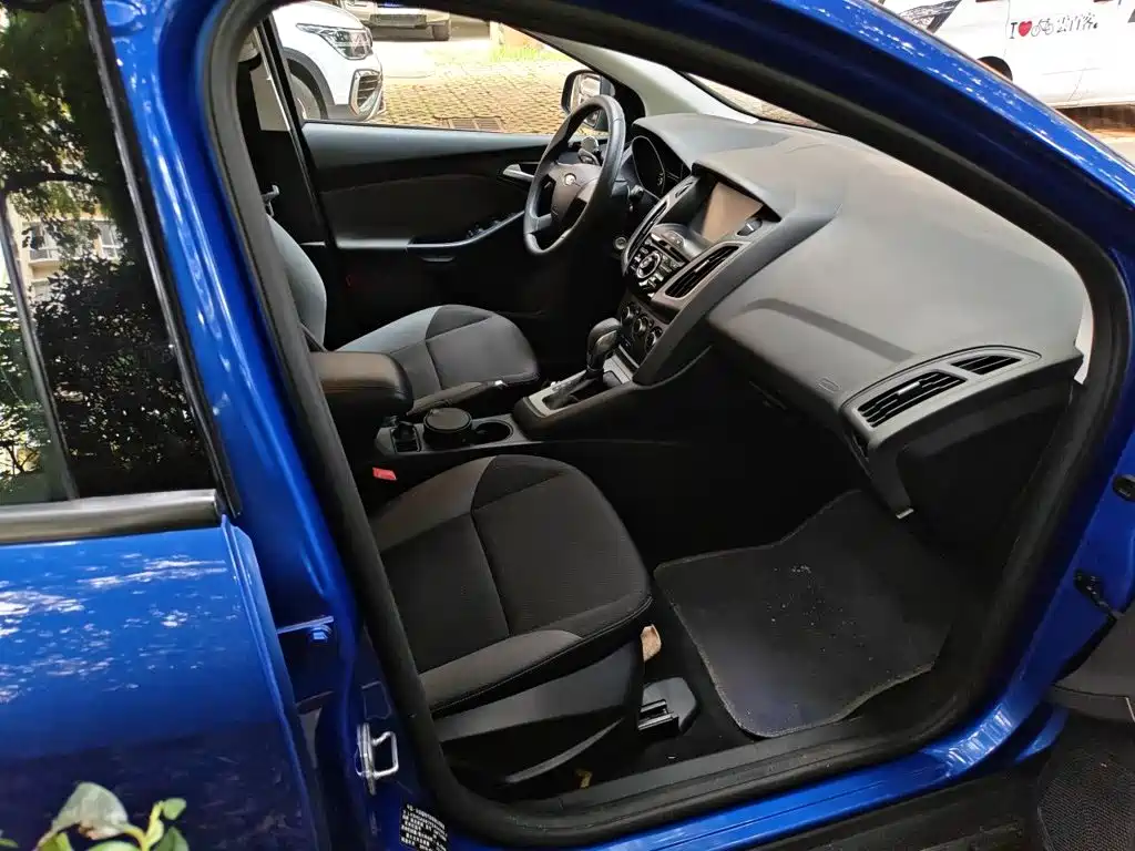 Ford Focus 2015 — фото 19