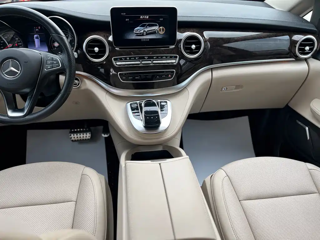 Mercedes-Benz V-Class 2020 — фото 19