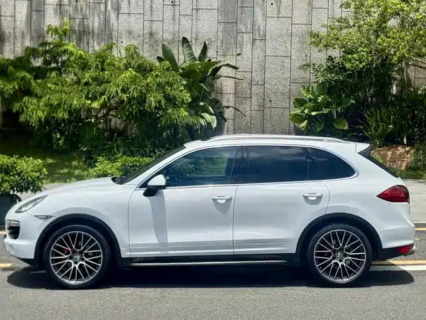 Porsche Cayenne 2011