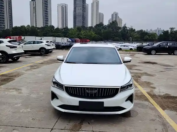 Geely Emgrand 2023