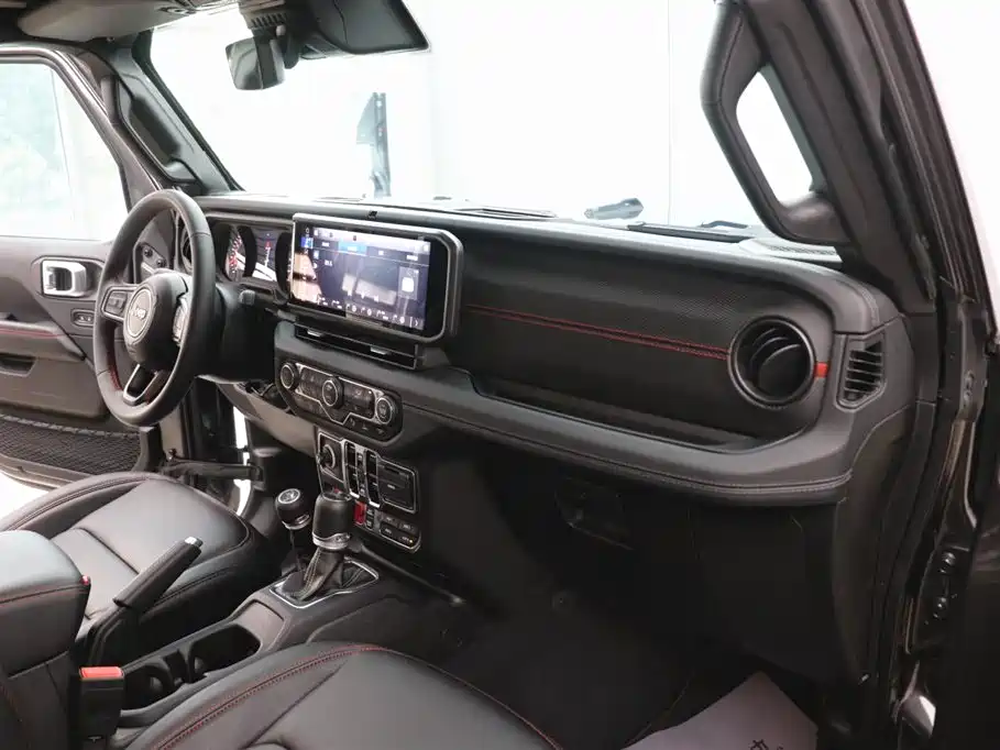 Jeep Wrangler 2023 — фото 21