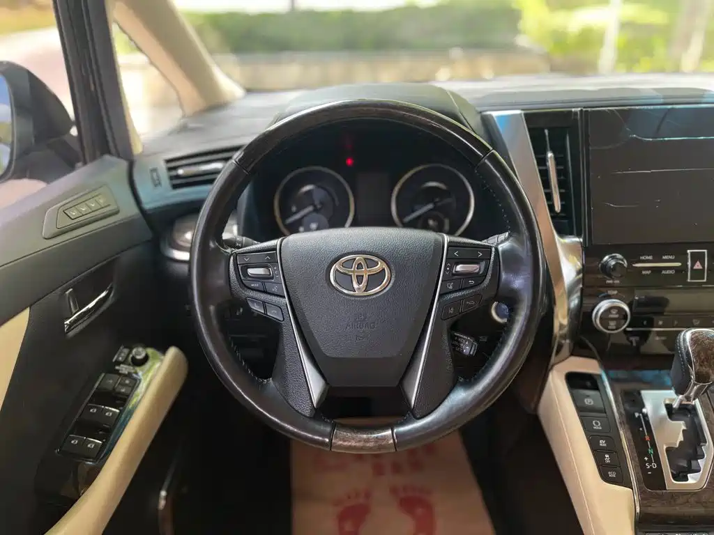 Toyota Vellfire 2021 — фото 21