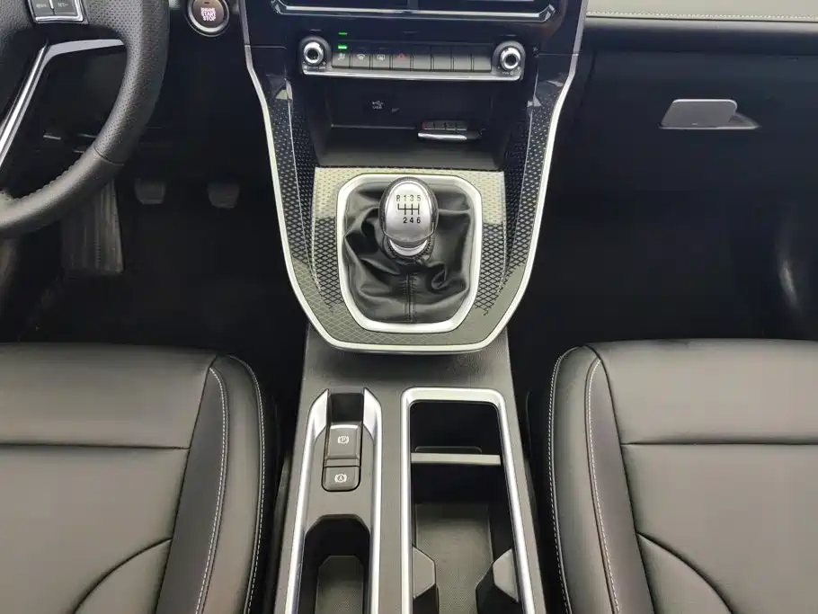 Haval M6 2023 — фото 16