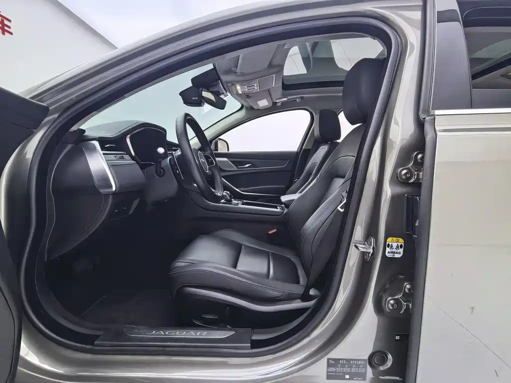 Jaguar XFL 2023 — фото 10