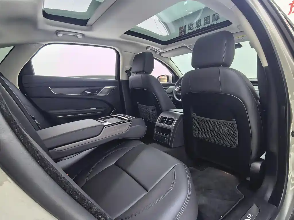 Jaguar XFL 2023 — фото 13