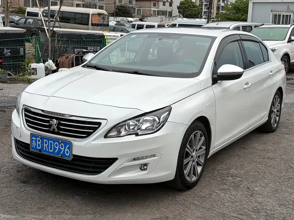 Peugeot 408 2015 — фото 1