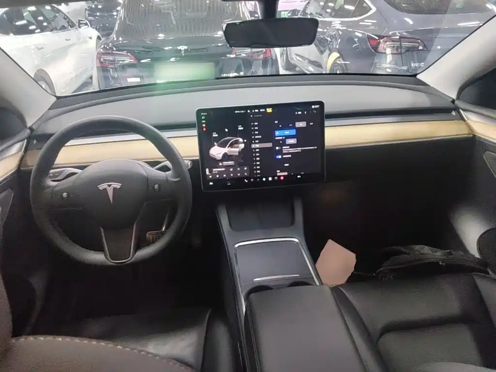 Tesla Model Y 2022 — фото 10