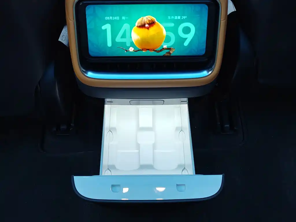 Xiaomi YU7 2025 — фото 9