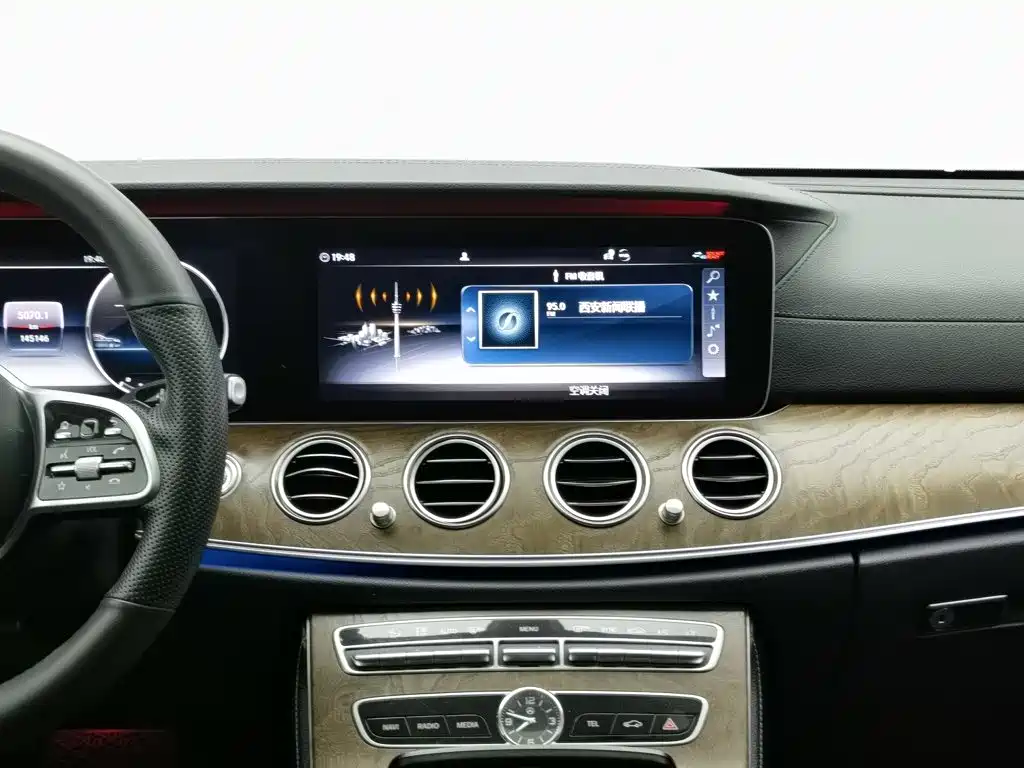 Mercedes-Benz E-Class 2019 — фото 12