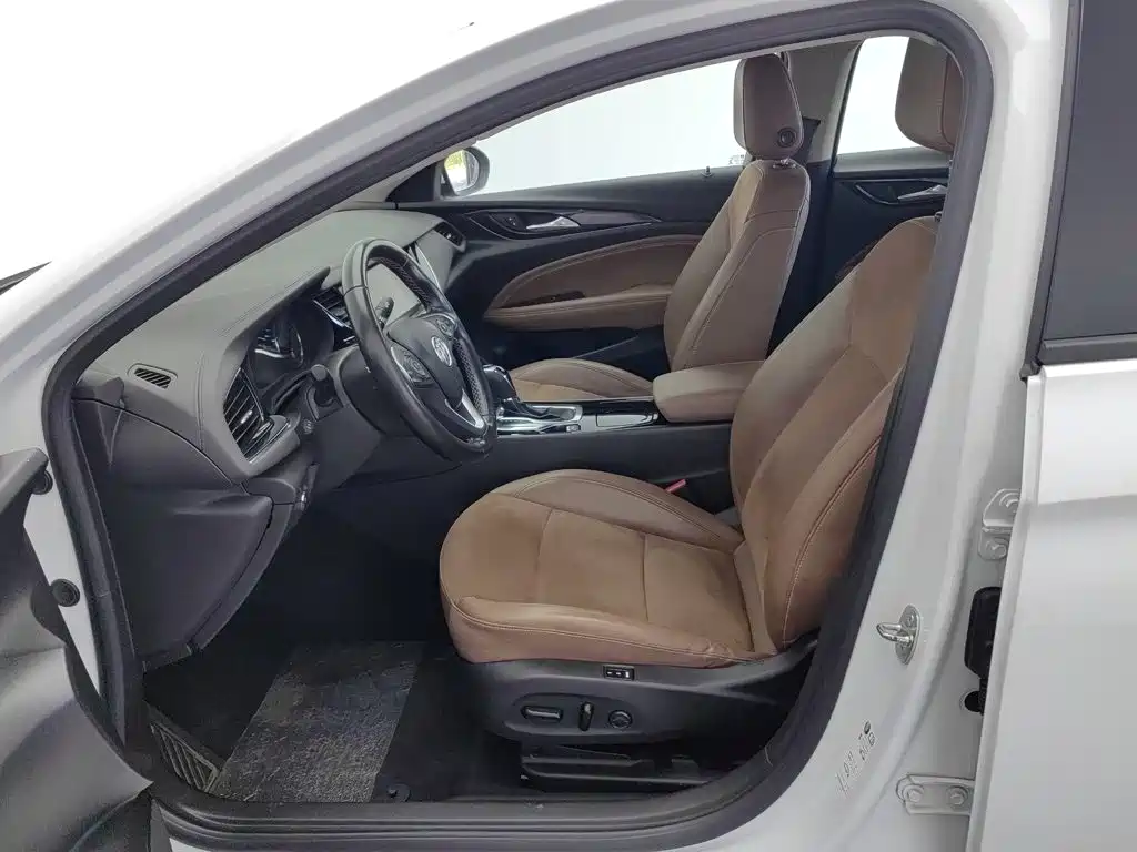 Buick Regal 2020 — фото 10