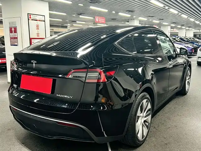 Tesla Model Y 2022 — фото 7