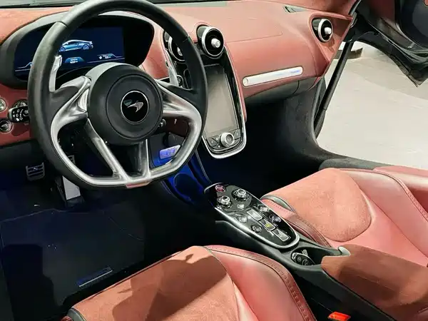 McLaren GT 2022