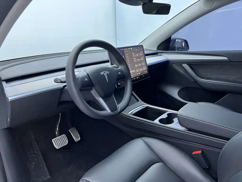 Tesla Model Y 2024 — фото 4