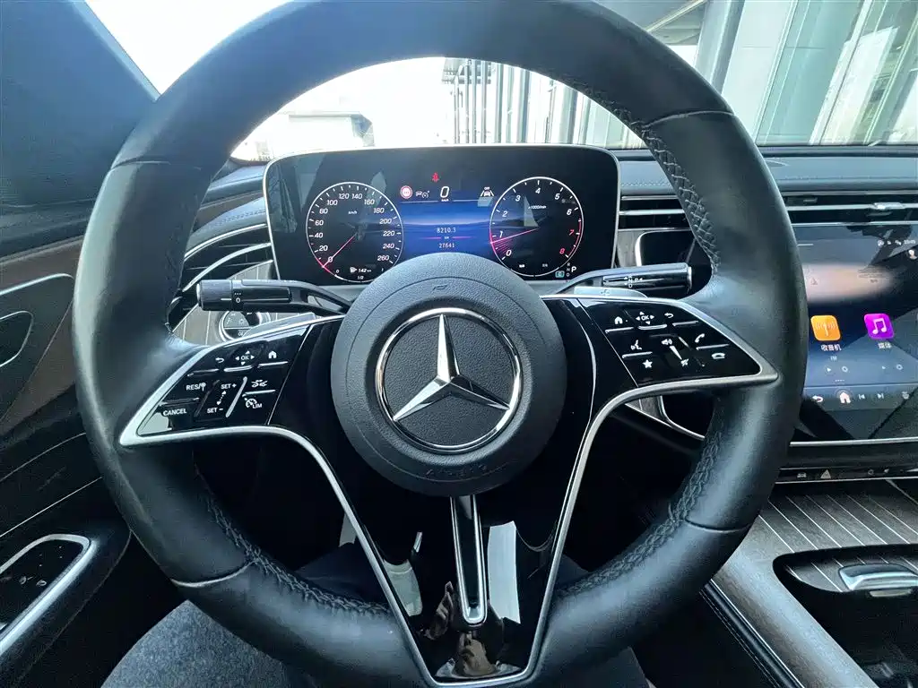 Mercedes-Benz E-Class 2024 — фото 13