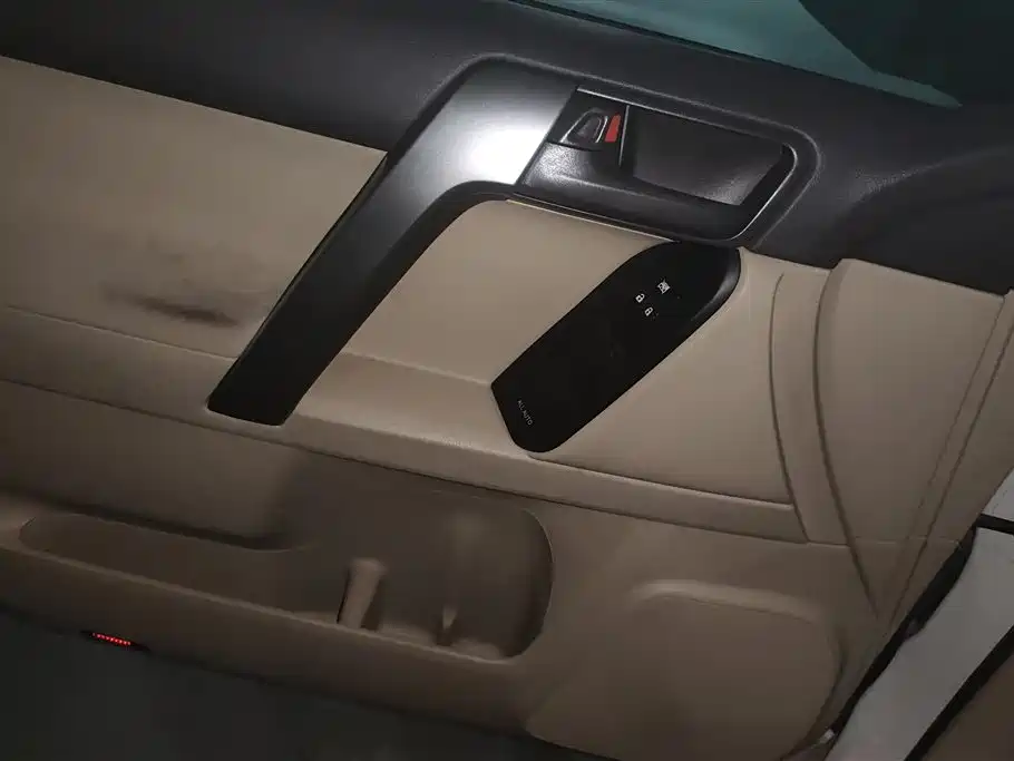 Toyota Prado 2015