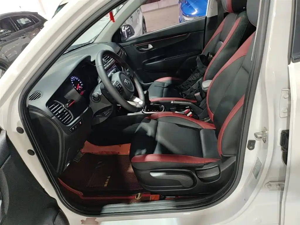 Kia KX Cross 2018 — фото 15