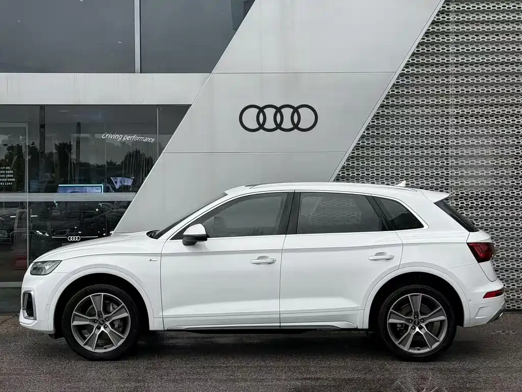 Audi Q5L 2021 — фото 3