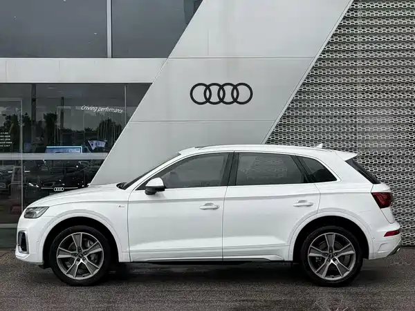 Audi Q5L 2021