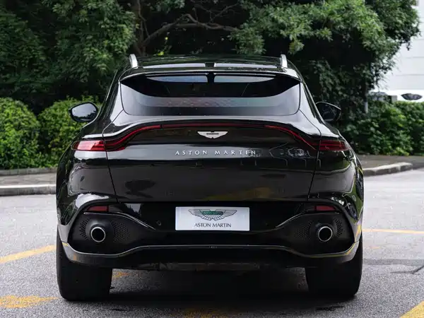 Aston Martin DBX 2026