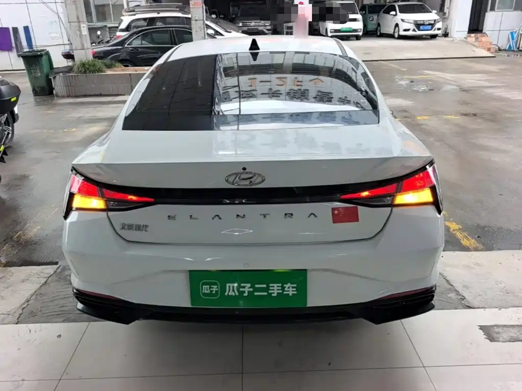Hyundai Elantra 2022