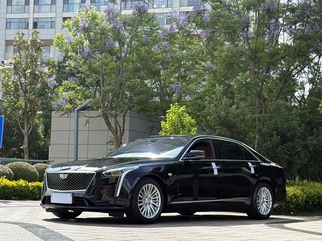 Cadillac CT6 2022 — фото 1