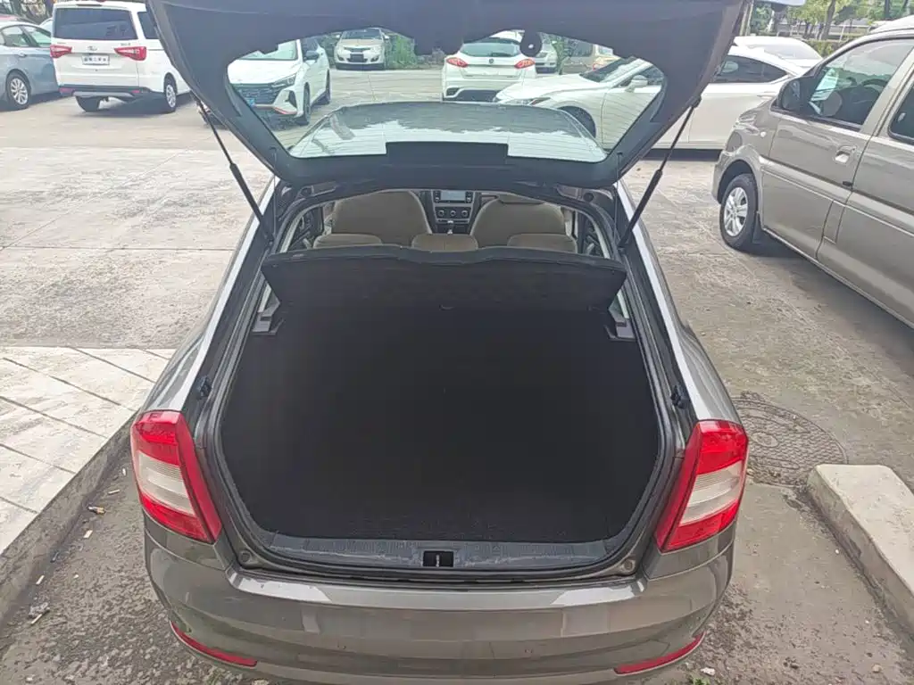 Skoda Octavia 2014 — фото 19