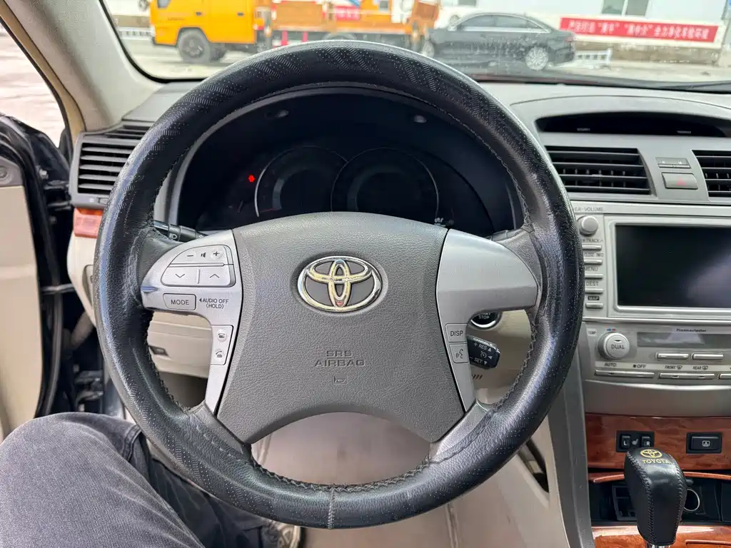 Toyota Camry 2008 — фото 11