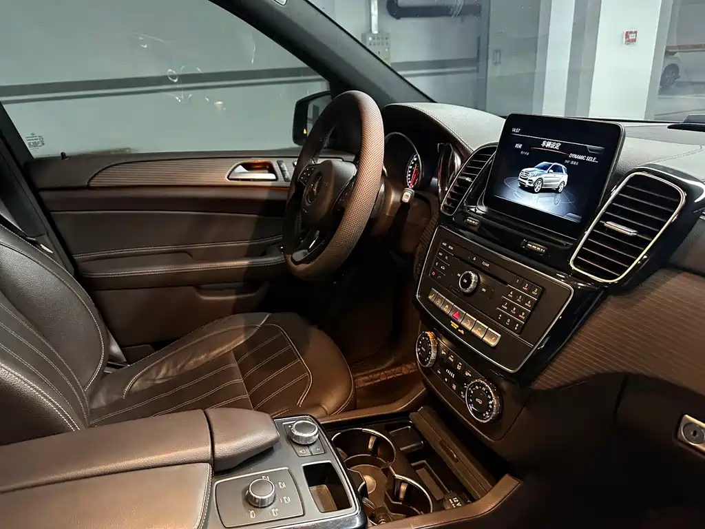 Mercedes-Benz GLE 2019 — фото 25