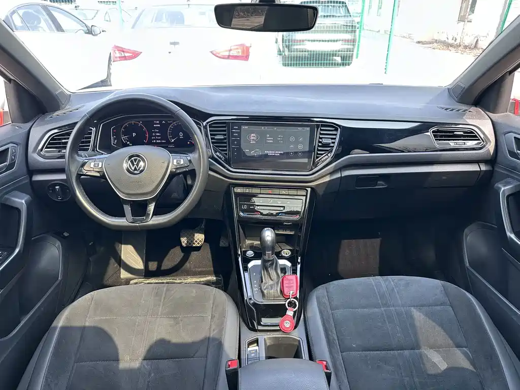 Volkswagen T-Roc 2023