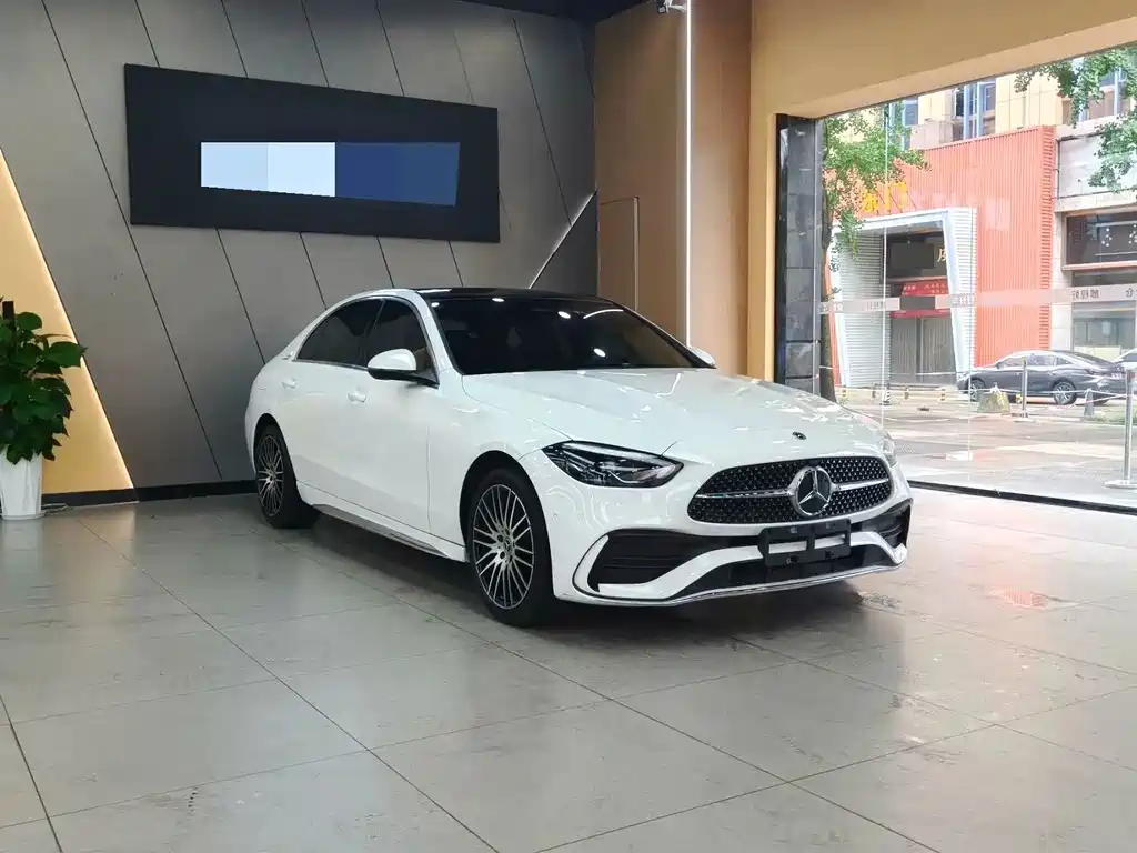 Mercedes-Benz C-Class 2023 — фото 3