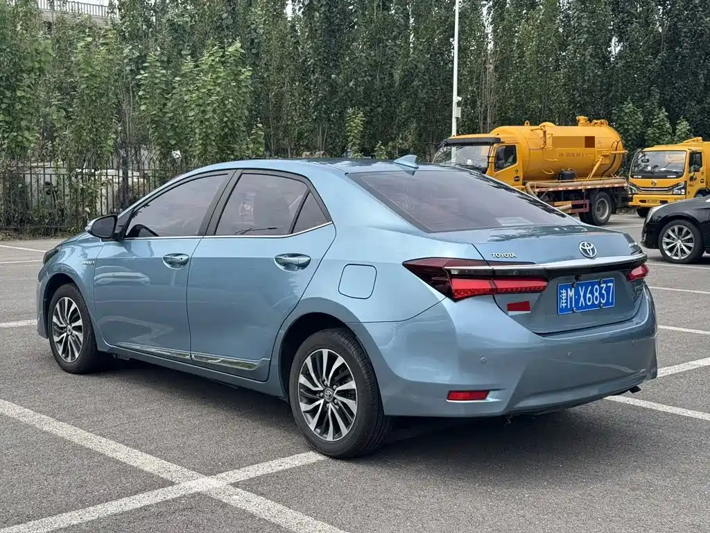 Toyota Corolla 2016 — фото 4