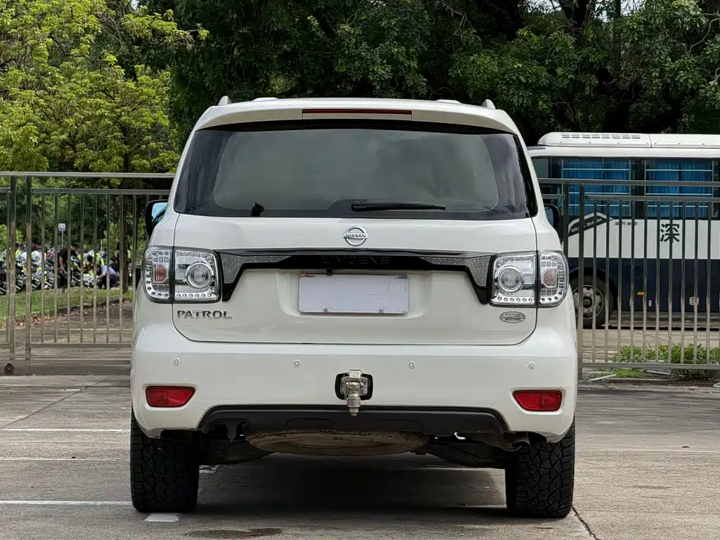 Nissan Patrol 2019 — фото 10