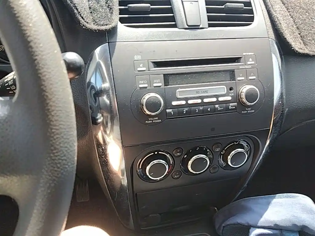 Suzuki SX4 2015 — фото 13
