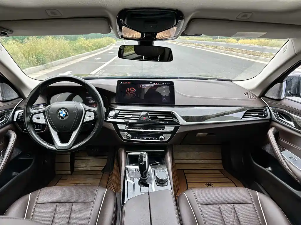 BMW 5 Series 2021