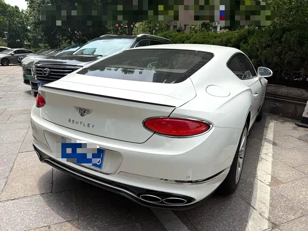 Bentley Continental 2021 — фото 10