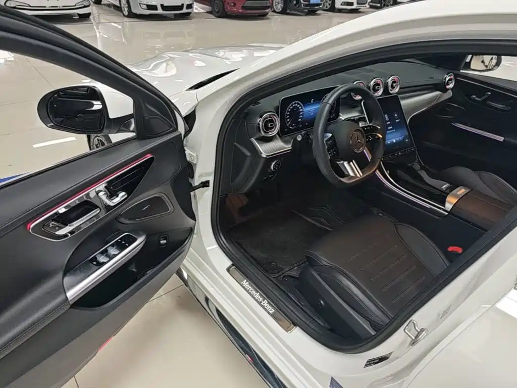 Mercedes-Benz C-Class 2023 — фото 16