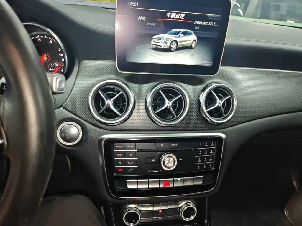 Mercedes-Benz GLA 2018 — фото 13