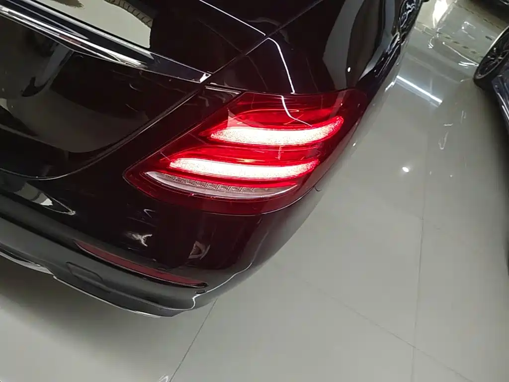 Mercedes-Benz E-Class 2020 — фото 8