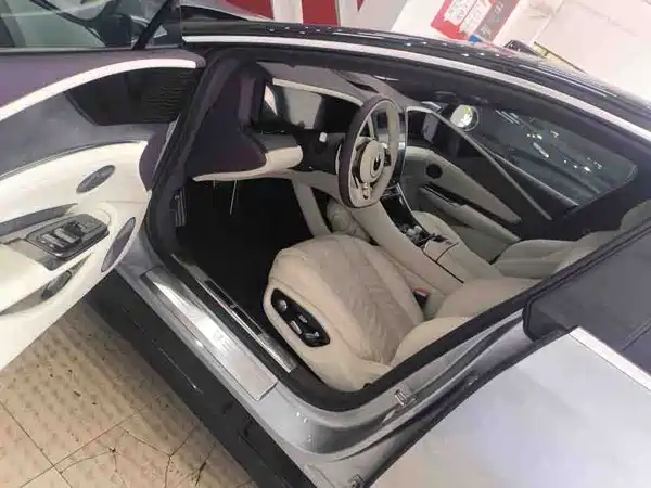 Yangwang U7 2025