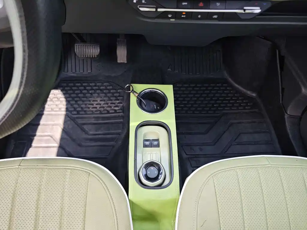 Geely Galaxy Panda 2023 — фото 16