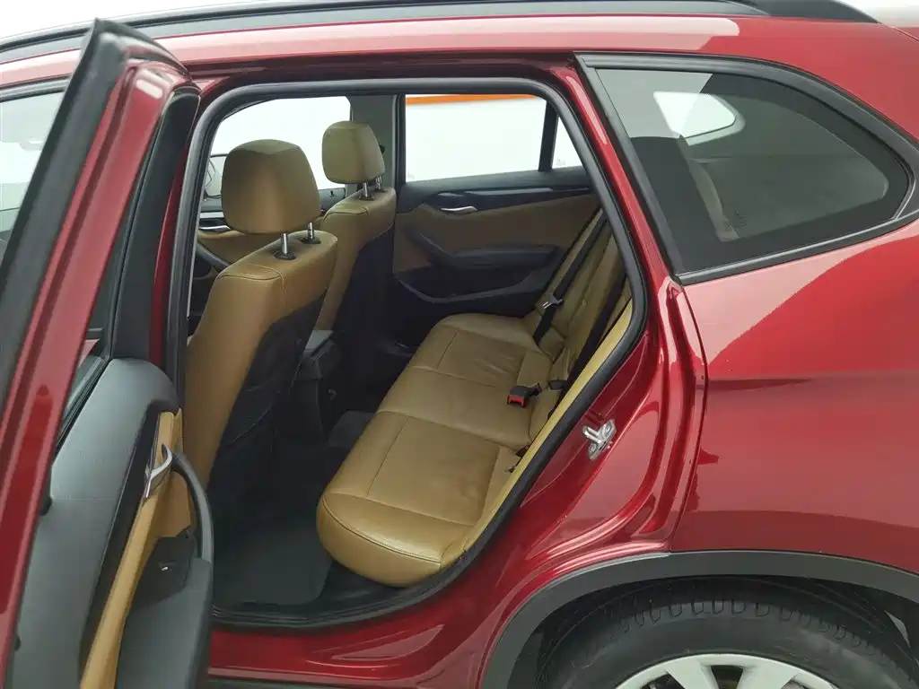 BMW X1 2011 — фото 15
