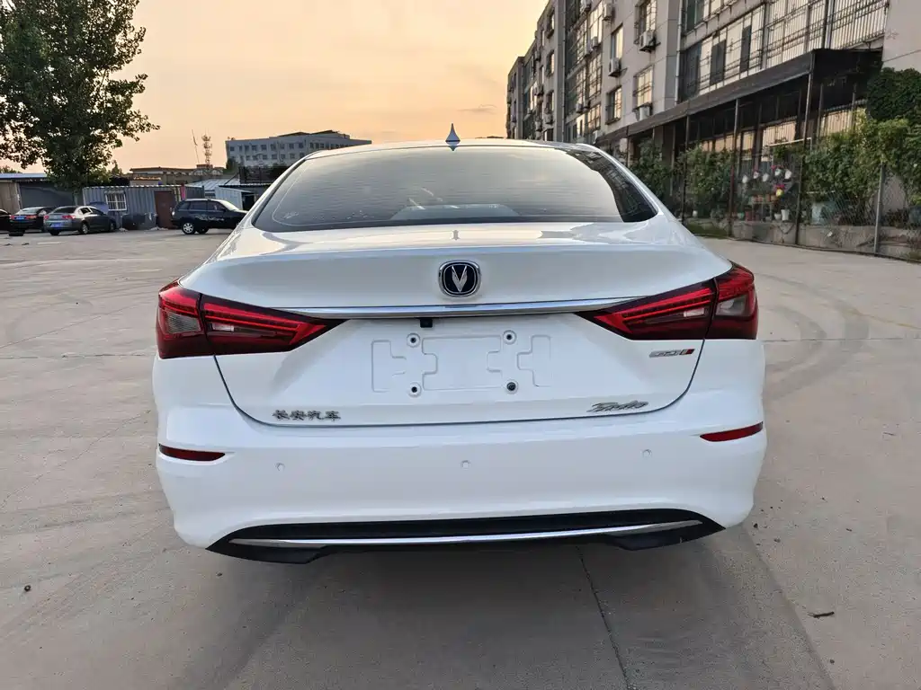 Changan Eado 2018 — фото 16