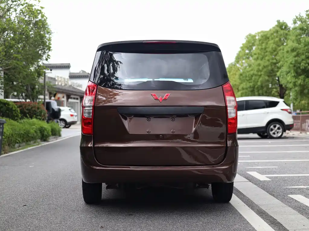 Wuling Hongguang 2016