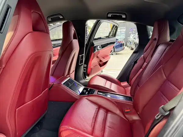 Porsche Panamera 2018