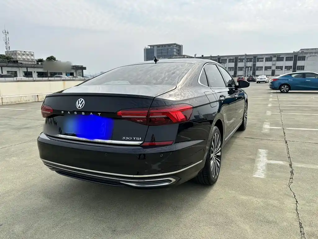 Volkswagen Passat 2019 — фото 25